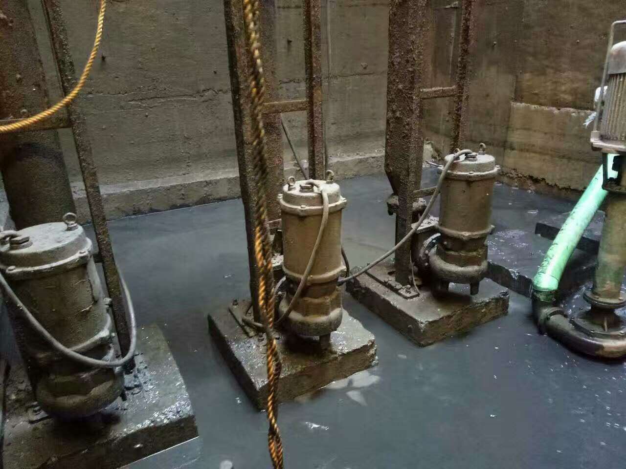 芗城污水池清理