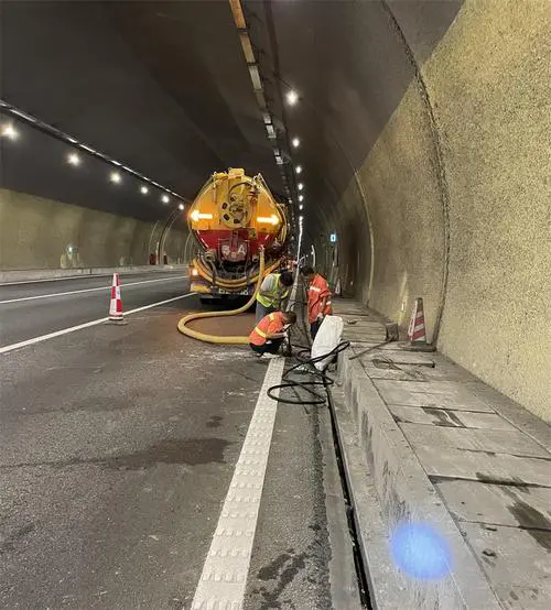 芗城隧道排水渠清淤